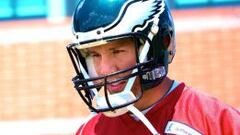 Piden que el Papa bendiga las rodillas de Sam Bradford