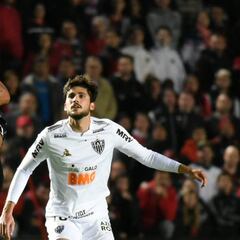 Wilson Morelo le gana el duelo a Yimmi Chará en la semi de ida