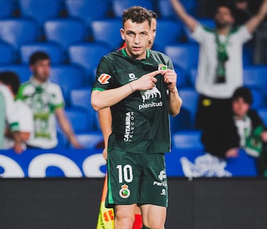 Iñigo Vicente ya es el mejor asistente en Segunda de la historia