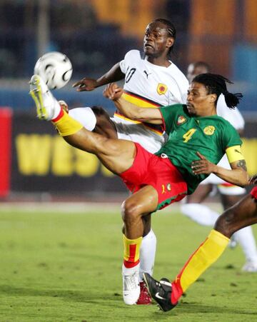 Song jugó un Mundial por primera vez con 17 años, 11 meses y 18 días ante Suecia en Estados Unidos 1994. También disputó la de 1998, 2002 y 2010, en donde jugó un total de 9 encuentros y fue expulsado en dos ocasiones.
