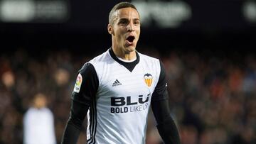 Rodrigo da ventaja al Valencia; Sobrino, esperanza al Alav¨¦s