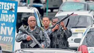 <b>INVASIÓN. </b>Las fuerzas del orden toman posiciones en las calles.