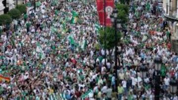 <b>MANIFESTACIÓN. </b>65.000 béticos se echaron a la calle.