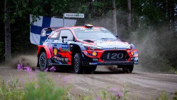 Neuville durante el Rally de Finlandia.