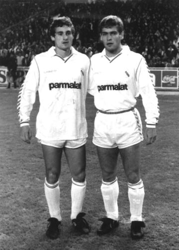 Francisco, más conocido como Paco Llorente, y Julio defendieron la camiseta del Real Madrid durante tres temporadas. Paco debutó en Primera con el Atlético de Madrid y Julio con el Mallorca, pero nunca se enfrentaron cuando jugaban en estos equipos.  Jugaron juntos por primera vez en la jornada 8 de la temporada 88/89. Dos años después, Julio fichó por el Tenerife, lo que provocó que se enfrentaran por primera vez en la temporada 95/96. 487 partidos acumulan entre ambos. 