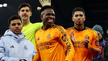 Los jugadores del Real Madrid celebran en el Etihad.