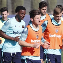 Bardhi: "Es la primera vez en siete años que estoy dos meses sin jugar"