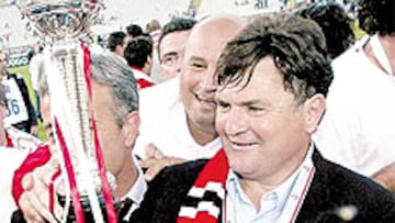 <B>PRIMER TÍTULO</B>. Camacho estrenó su palmarés con el Benfica.