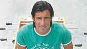 <b>LÍDER BLANCO. </b>Figo se ha convertido en un referente para los seguidores madridistas.