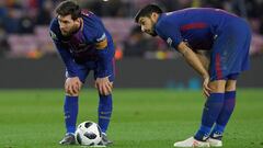 Messi y Su&aacute;rez, dos cracks que no llenan el Camp Nou.