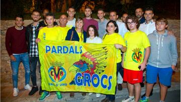 Calleja y los jugadores, con los peñistas.