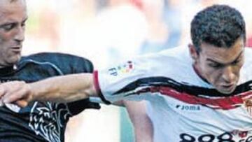 <b>VETERANO. </b>Pese a sus 33 años, el lateral zurdo venía promediando 35 partidos de Liga con el Sevilla en las cinco temporadas anteriores.