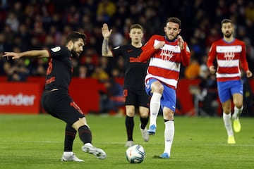 Felipe (Atletico de Madrid) y Quini (Granada CF)