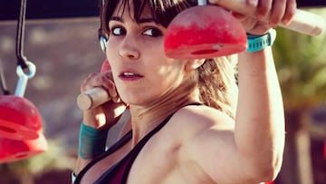Vanesa Fuster, con la mirada fija en un obst¨¢culo durante las Bestial Race Series.