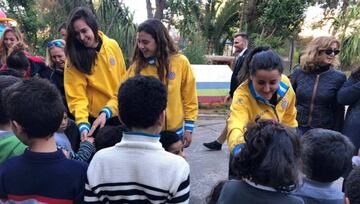 Inés, Berta y Paloma, en la asociación Al Ihssane.