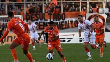 Futbol, Cobreloa vs Union San Felipe
Vigesimo novena fecha campeonato Ascenso Betsson 2022
Nicolas Maturana jugador de Cobreloa en accion contra Union San Felipe durante el partido de la Primera B.