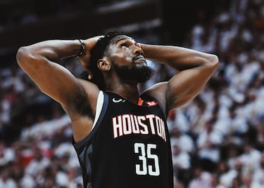 Estaba en Puerto Rico, pero el CSKA le ha repescado para el alto nivel después de las lesiones de Nikola Milutinov y Toko Shengelia, su pareja titular en la pintura. Sorprendió muchísimo que no entrara en los planes de la NBA desde hace un tiempo, por lo que ha dio en su día a los Nuggets y por lo bien relacionado que está con el entorno de USA Basketball. Su estilo se adapta muy bien a Europa como demostró en el Mundial de 2014, en el que su selección se llevó el oro y él se metió en el quinteto ideal, y ahora debe respaldar ese pensamiento. Lleva sin aparecer en la NBA desde 2019, tras lo que probó en China y estaba perdiendo el foco en la BSN con Leones de Ponce hasta que recibió la llamada del equipo moscovita. Está en 31 años y, sin conserva el tono físico que tan importante es para su juego, hablamos de un perfil parecido al de Kyle Hines, que precisamente es historia viva del CSKA, para reforzar a un equipo favorito en la Euroliga y, de paso, llamar la atención al otro lado del charco.  