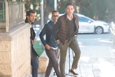 Marcelino García Toral, entrenador español del Villarreal, en el tanatorio de Valencia para despedir a José Manuel Ochotorena.