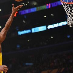 Los Lakers borran a los Suns con un Rajon Rondo desatado