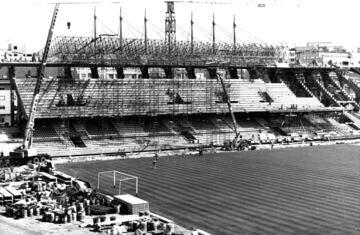 El 29 de octubre de 1944, hace 75 años, se inauguraba con un partido amistoso para celebrar tal evento entre el Deportivo y el Valencia. El resultado de aquella puesta de largo fue un 2-3 para los visitantes. 