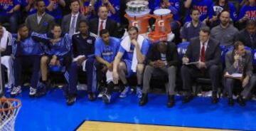 Así quedó el banquillo de los Grizzlies.