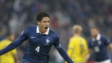 Raphael Varane celebra el gol de la victoria ante Suecia.