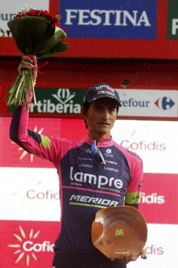 El ciclista colombiano del equipo Lampre, Winner Anacona, celebra su victoria en la novena etapa de la Vuelta Ciclista a España 2014, en su 69 edición, que ha partido de Carboneras de Guadazaón (Cuenca) y ha finalizado en Aramón Valdelinares (Teruel), con una distancia de 185 kilómetros. 