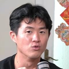 Explica lo que aprendió de la burocracia en España cuando se le quemó la moto