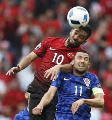 Arda Tur¨¢n con la selecci¨®n turca.
