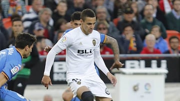 Inter line up Valencia's Rodrigo as cover for Mauro Icardi exit