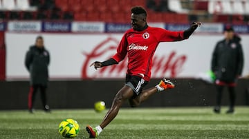 Avilés Hurtado descendió con el América de Cali colombiano en el 2011 y luego recayó en el fútbol mexicano.