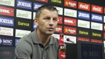 El Consejo del Valencia respalda con un comunicado a Djukic