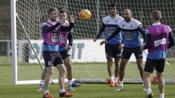 Luisinho y Manuel Pablo, durante un entrenamiento con el Deportivo de la Coru&ntilde;a.