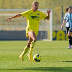 El Villarreal gana y sale del descenso
