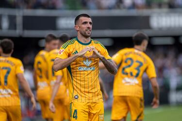 El centrocampista del Albacete sigue asombrando con su capacidad goleadora. Máximo artillero (con Andrés Martín y Jeremy), con seis goles. Ante el Castellón marcó el tanto de la victoria, con un buen cabezazo.