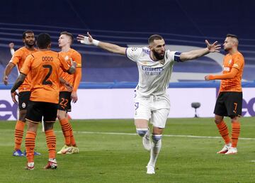 Benzema marcó el 2-1 para el Real Madrid.