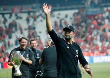 Juergen Klopp celebró la victoria de su equipo.