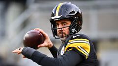 Aaron Rodgers sigue meditando su regreso con los Pittsburgh Steelers