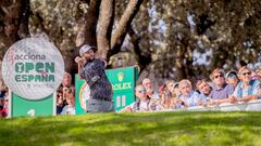 Jon Rahm golpeando desde el tee del 1.