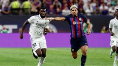 Rüdiger y Araújo, durante El Clásico disputado en Las Vegas.