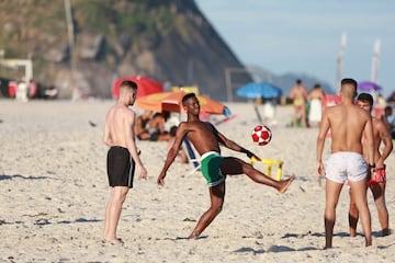 Vinicius disfruta de sus vacaciones en las playas de Río