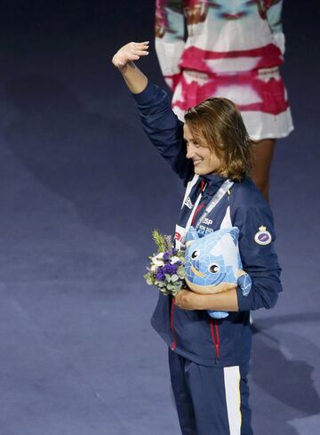 En 2013 se celebró en Barcelona el Mundial de natación. Mireia Belmonte nadaba en casa y consiguió el bronce en 200 estilos y la plata en 200 mariposa y 400 estilos. Fue homenajeada en Badalona, su ciudad natal, donde el alcalde la condecoró en un acto institucional.