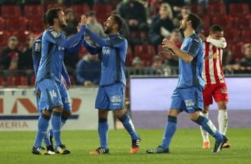 0-1. Los jugadores del Getafe celebraron el gol de Verza en propia puerta.