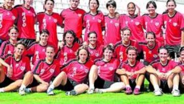 <b>PREPARADAS. </b>El Rayo femenino, el pasado mes de agosto en el estadio Teresa Rivero.