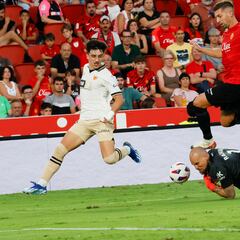 Aprobados y suspensos del Valencia: Diego López salva un punto