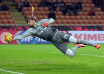 Donnarumma tiene sólo 17 años y es la gran aparición del fútbol italiano en el último tiempo. Ya ha estado en la selección de Italia.