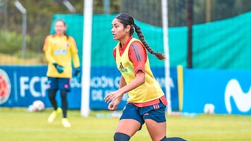 Ángela Barón en un entrenamiento de la Selección Colombia Femenina.