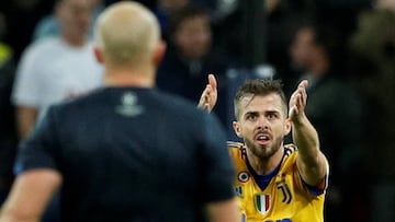 El centrocampista bosnio de la Juventus, Miralem Pjanic, durante un partido.