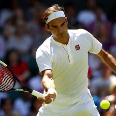 Agassi confounded by "unexplainable" Federer exploits