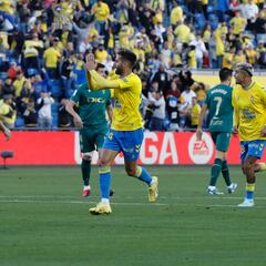 Aprobados y suspensos: El barbateño Pejiño destaca ante el Cádiz